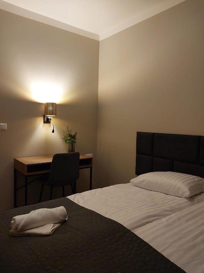 Spacious Two-Bedroom Apartment In The City Center Krasków Eksteriør bilde