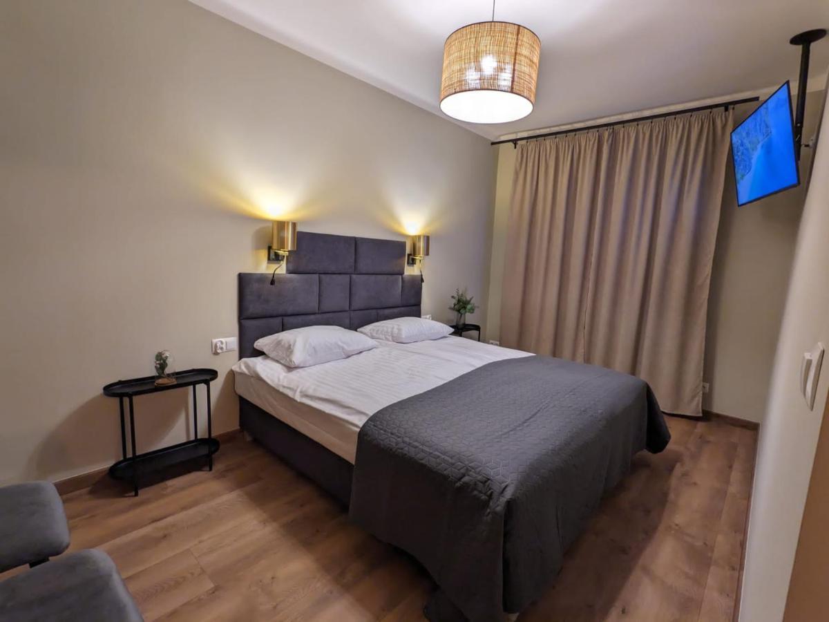 Spacious Two-Bedroom Apartment In The City Center Krasków Eksteriør bilde