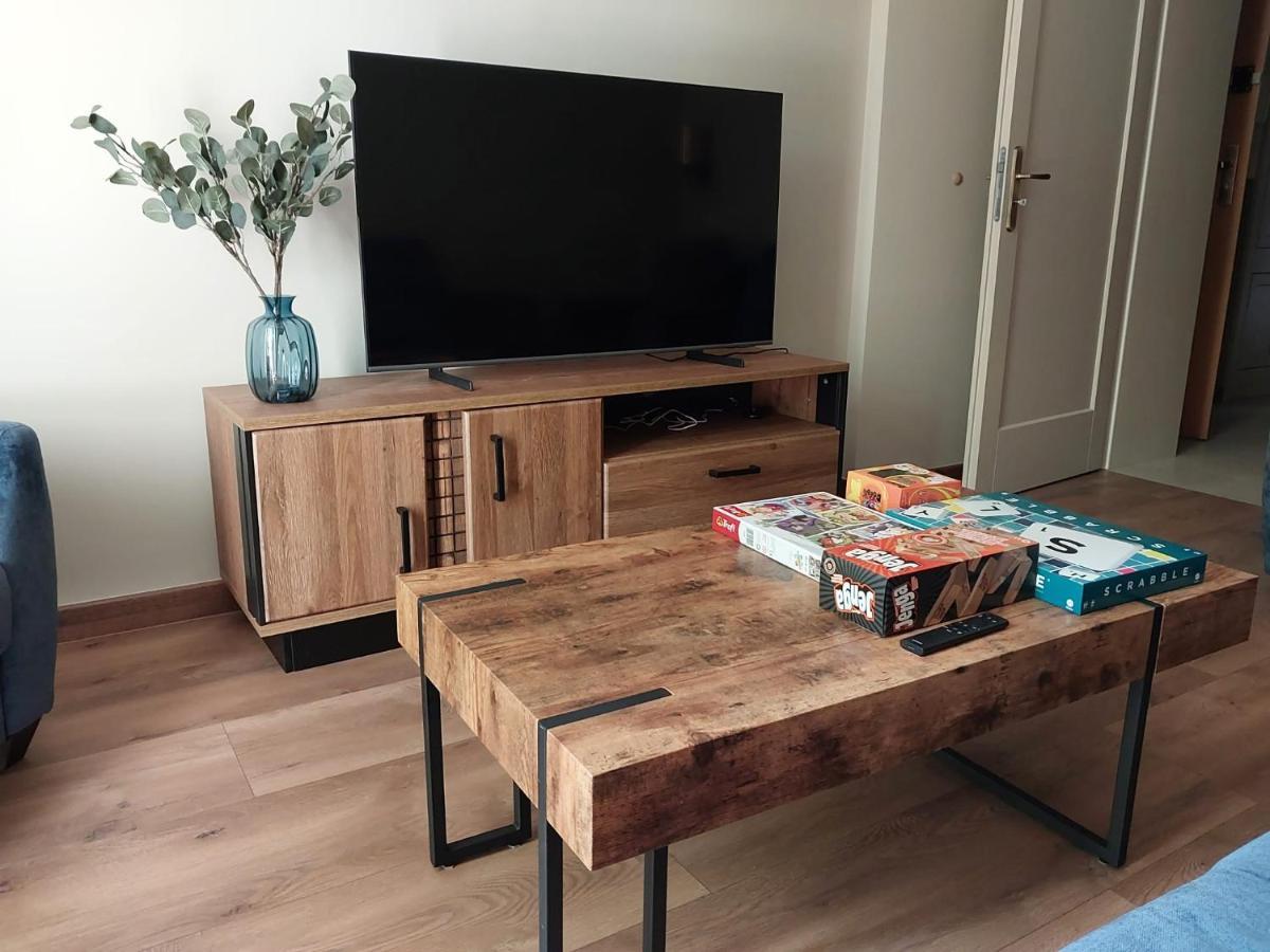 Spacious Two-Bedroom Apartment In The City Center Krasków Eksteriør bilde